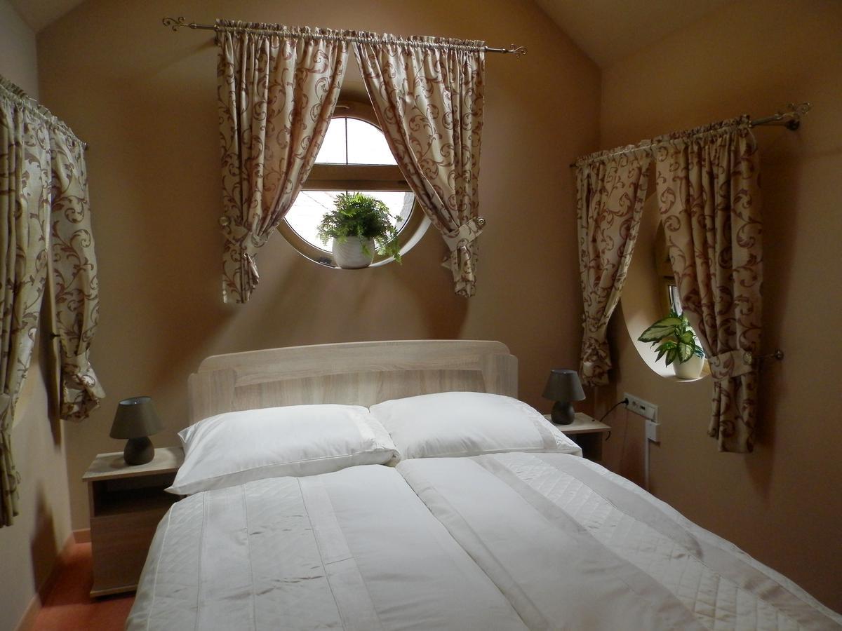 Nagyret Panzio Eger Bed & Breakfast Ngoại thất bức ảnh