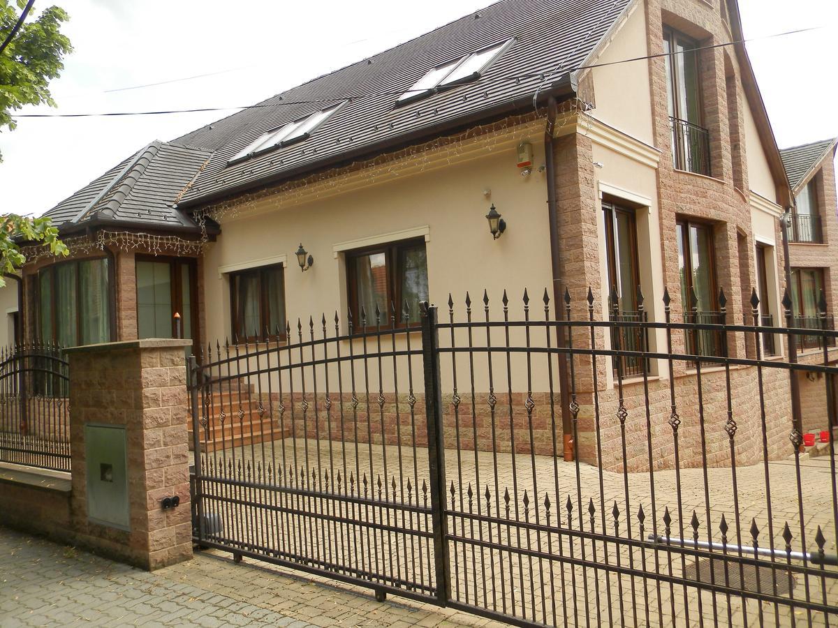 Nagyret Panzio Eger Bed & Breakfast Ngoại thất bức ảnh