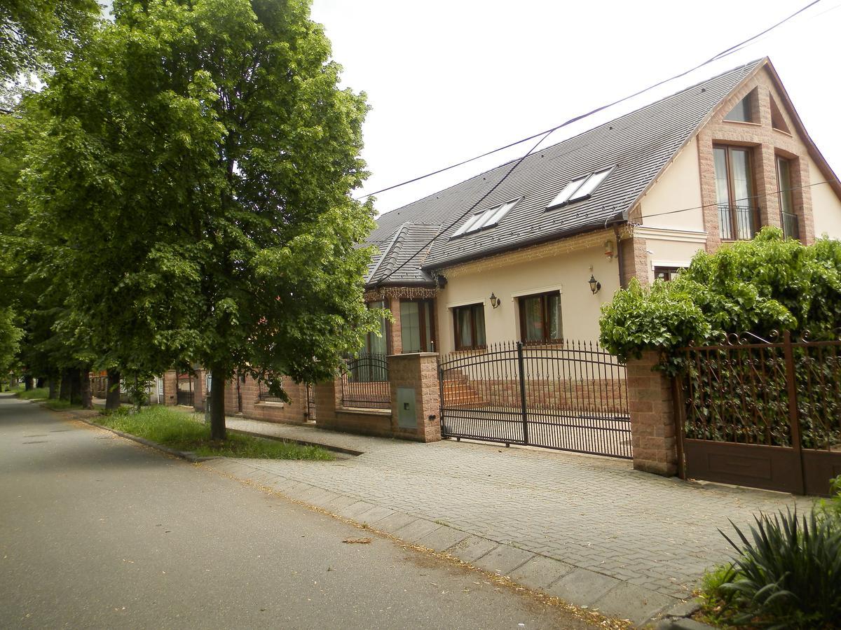 Nagyret Panzio Eger Bed & Breakfast Ngoại thất bức ảnh